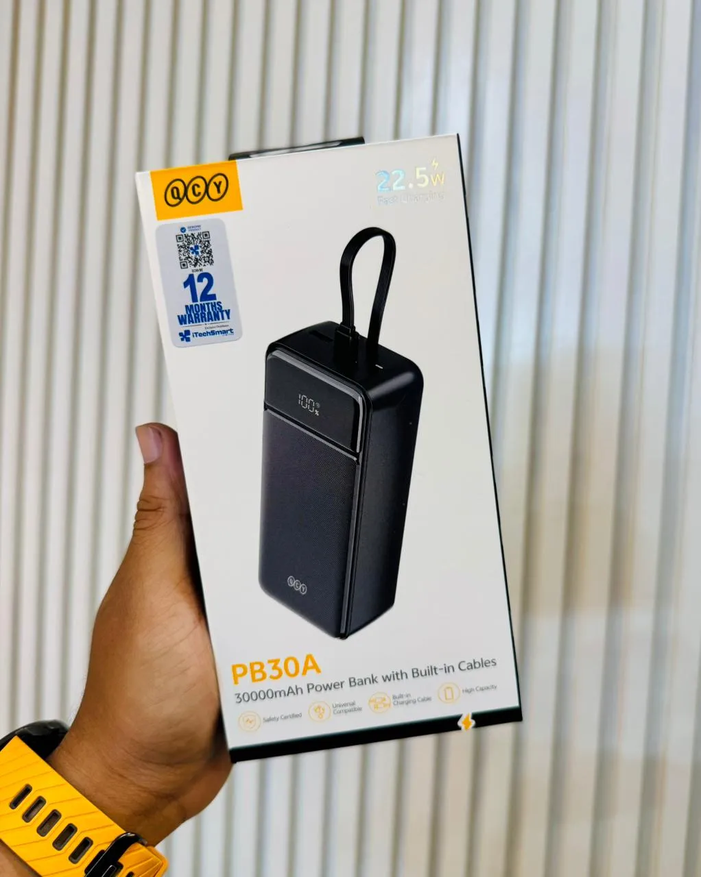 QCY Pulse PB30A 30000mAh PD 22.5W Power Bank with build-in-Cables - selected variant